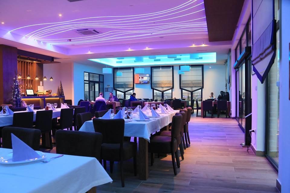 Hotel Crystal Pecinci Экстерьер фото