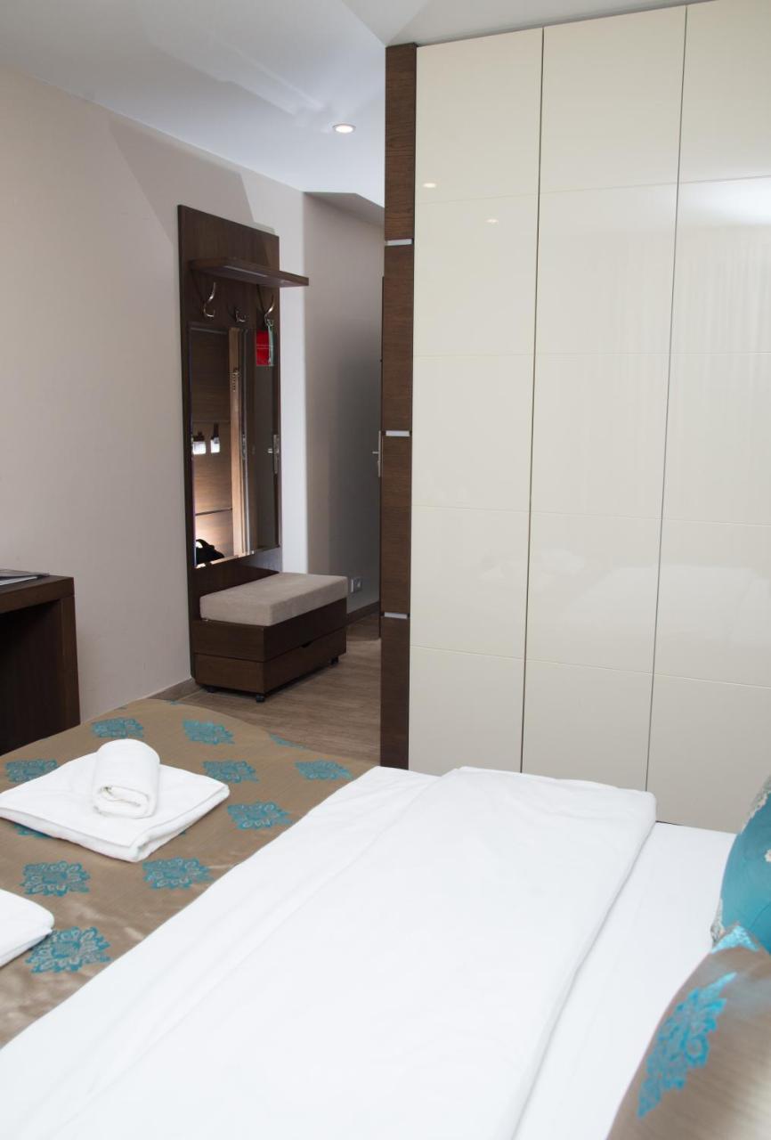 Hotel Crystal Pecinci Экстерьер фото