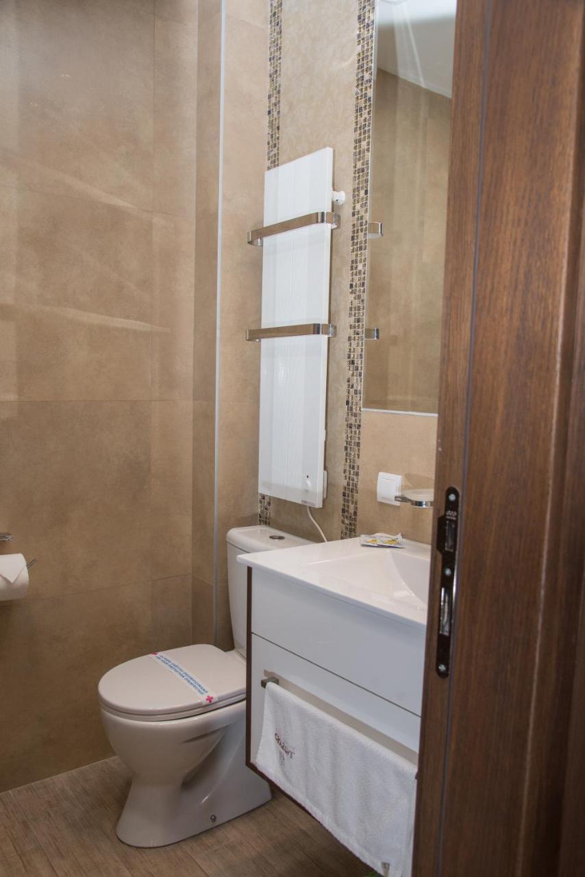 Hotel Crystal Pecinci Экстерьер фото