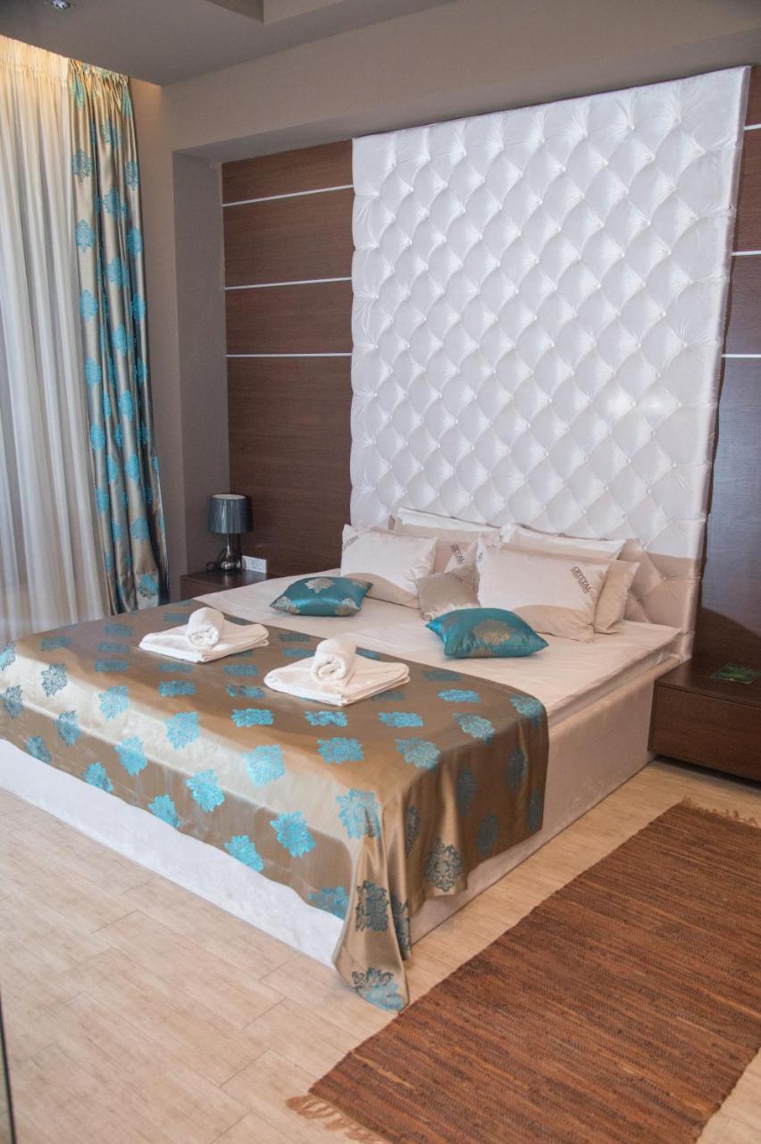 Hotel Crystal Pecinci Экстерьер фото