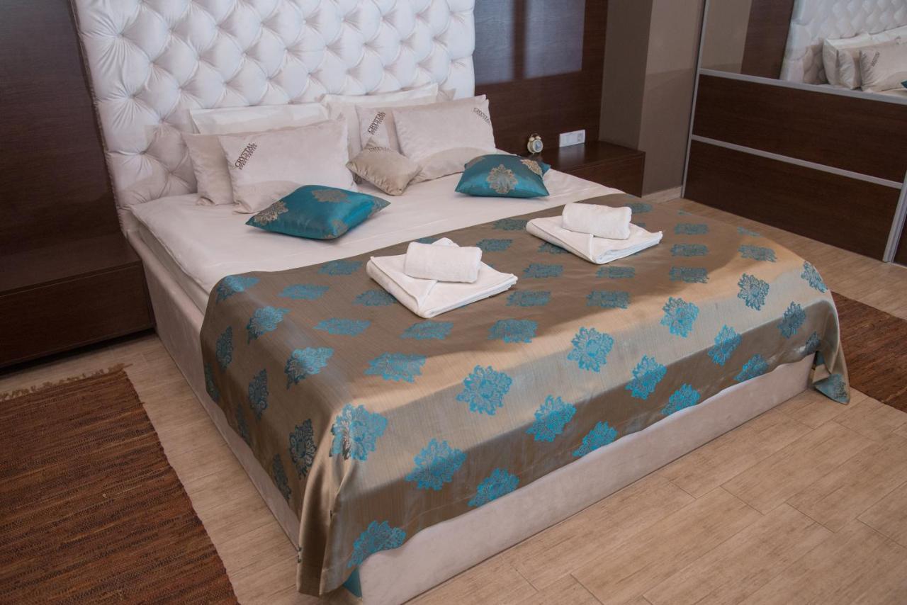 Hotel Crystal Pecinci Экстерьер фото