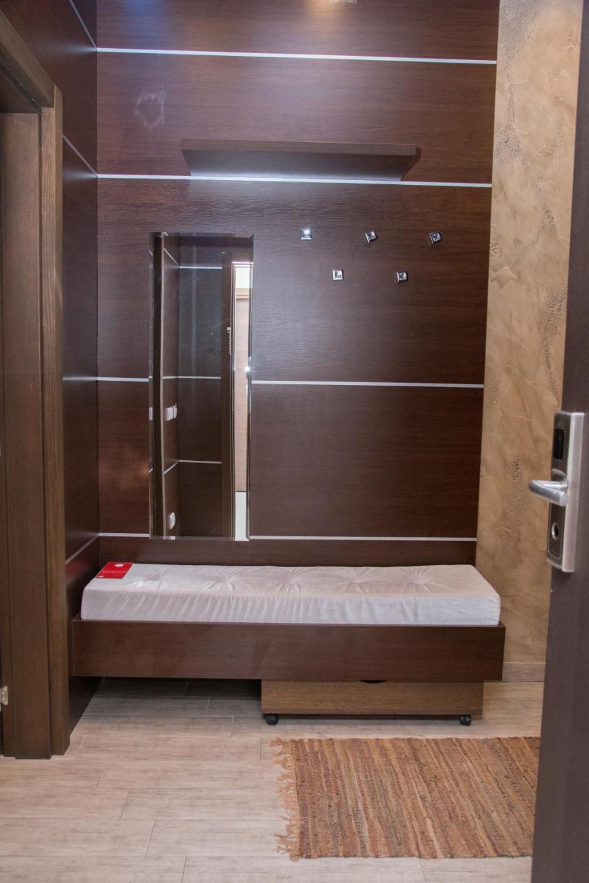 Hotel Crystal Pecinci Экстерьер фото